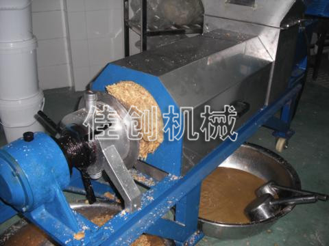 螺旋壓榨脫水機(jī)試機(jī)現(xiàn)場(chǎng)