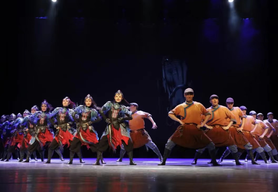 感黨恩、聽黨話、跟黨走——我校成功舉辦內蒙古舞蹈創作研討會專場文藝演出